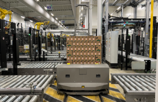 central robotic palletising system