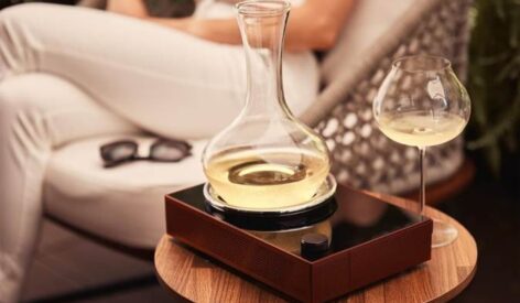 TITAN Portable Electronic Decanter Chiller
